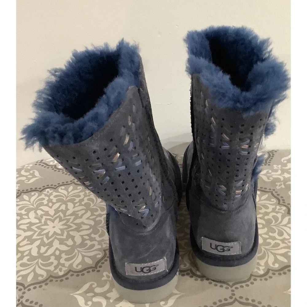 UGG BAILEY BUTTON WOMEN SHORT BOOTS TEHUANO NAVY US 6
